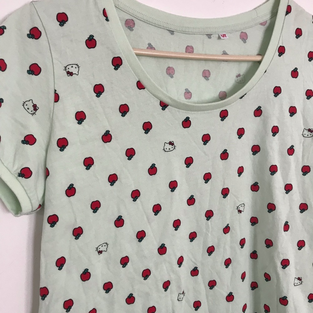 SANRIO Hello Kitty Apples Tee Green Small Medium - Picture 2 of 7
